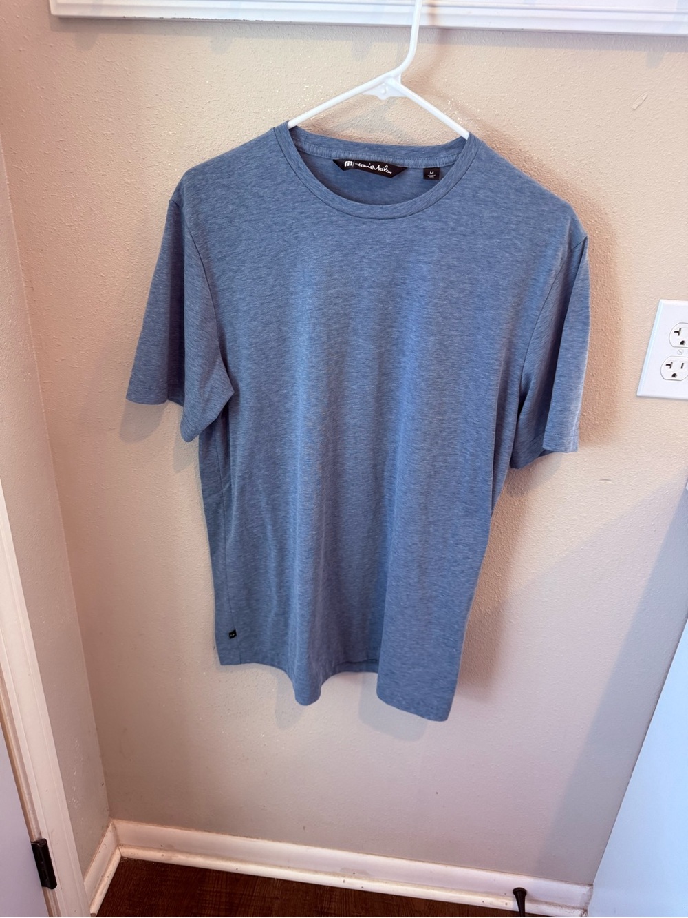Travis Mathew shirt
